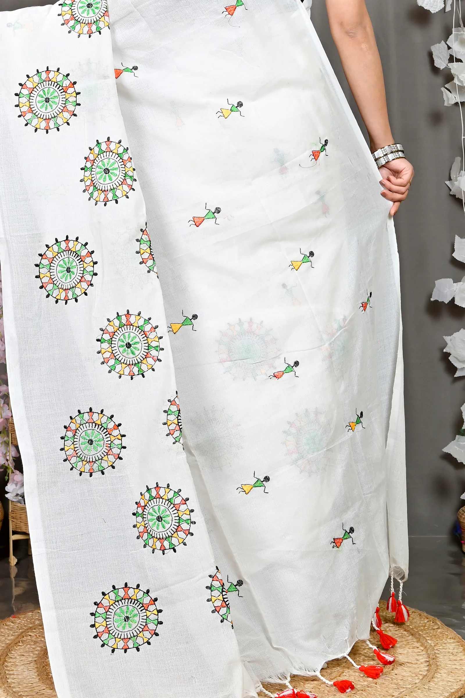 White Pure Cotton Parama Embroidery Handloom saree (286)